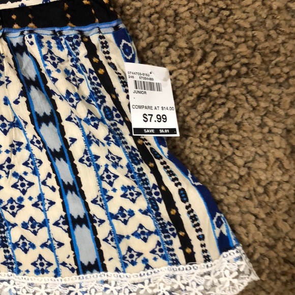 Bohemian Lace Multi-color Shorts - Picture 3 of 4